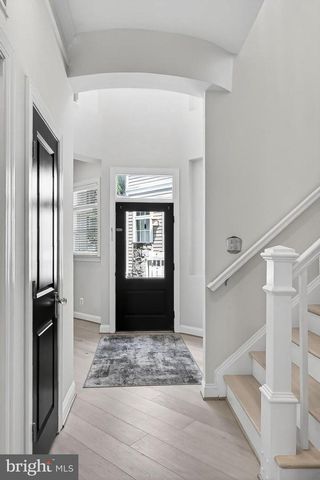 22810 COURTLAND PARK DR, Brambleton, VA 20148