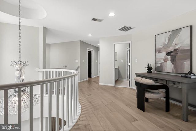 22810 COURTLAND PARK DR, Brambleton, VA 20148