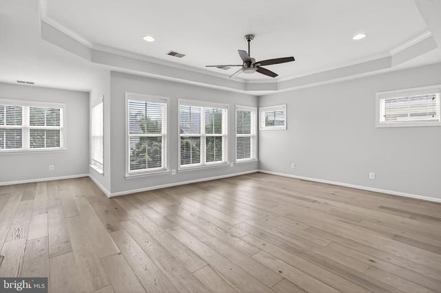 22810 COURTLAND PARK DR, Brambleton, VA 20148