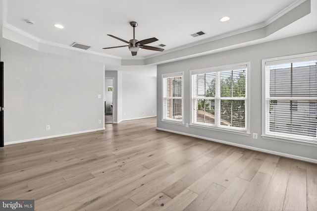 22810 COURTLAND PARK DR, Brambleton, VA 20148