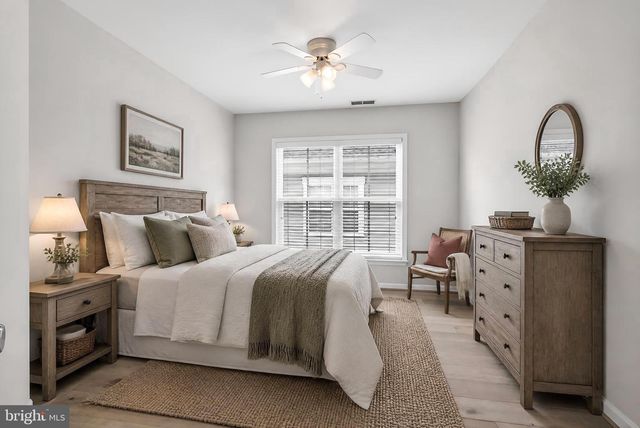 22810 COURTLAND PARK DR, Brambleton, VA 20148