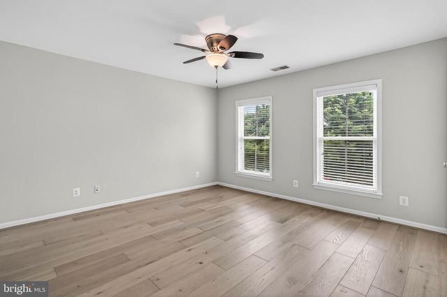 22810 COURTLAND PARK DR, Brambleton, VA 20148