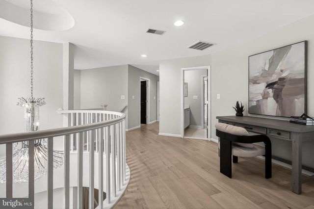 22810 COURTLAND PARK DR, Brambleton, VA 20148