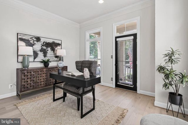 22810 COURTLAND PARK DR, Brambleton, VA 20148