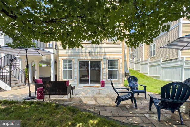22810 COURTLAND PARK DR, Brambleton, VA 20148