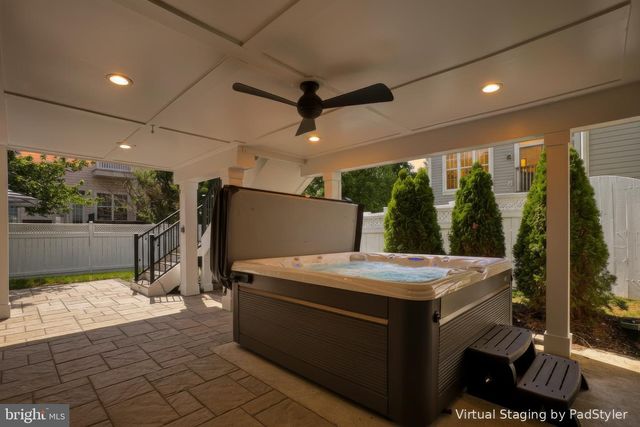 22810 COURTLAND PARK DR, Brambleton, VA 20148