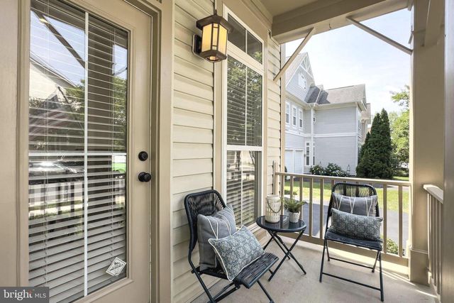22810 COURTLAND PARK DR, Brambleton, VA 20148