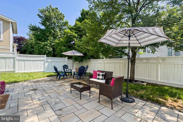 22810 COURTLAND PARK DR, Brambleton, VA 20148