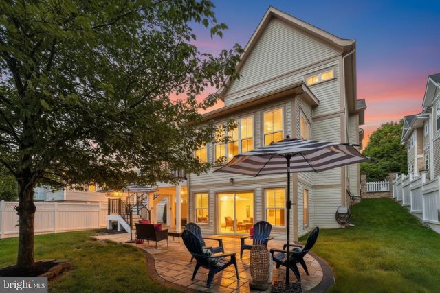 22810 COURTLAND PARK DR, Brambleton, VA 20148