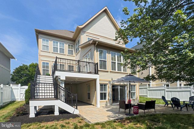 22810 COURTLAND PARK DR, Brambleton, VA 20148
