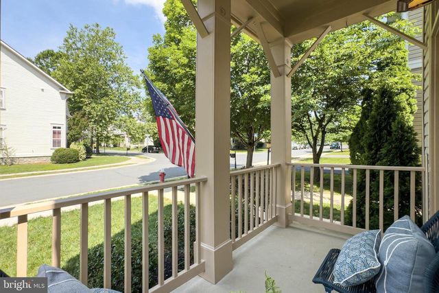 22810 COURTLAND PARK DR, Brambleton, VA 20148