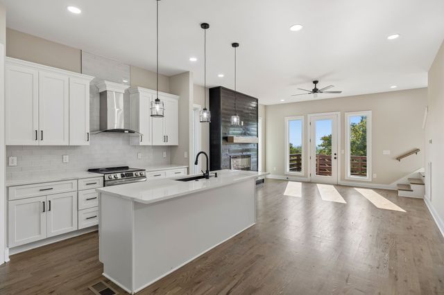 2109C W Summitt Ave, Nashville, TN 37218