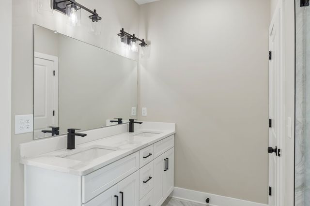 2109C W Summitt Ave, Nashville, TN 37218
