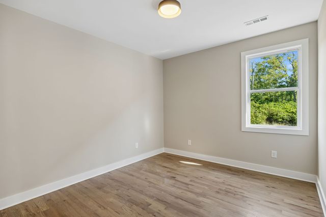 2109C W Summitt Ave, Nashville, TN 37218
