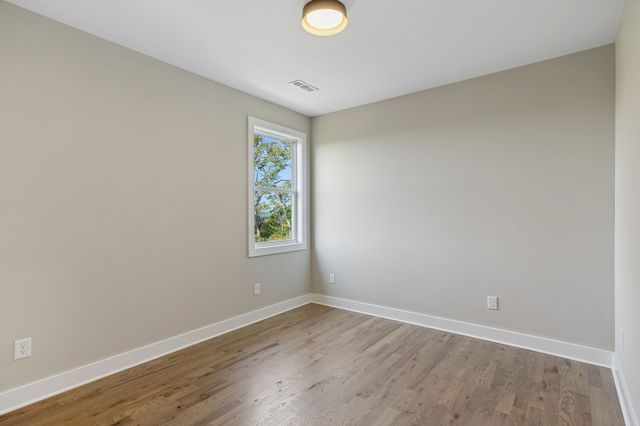 2109C W Summitt Ave, Nashville, TN 37218