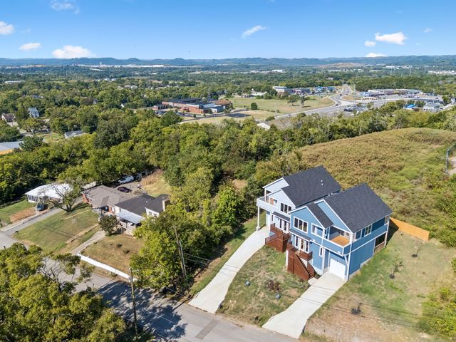 2109C W Summitt Ave, Nashville, TN 37218