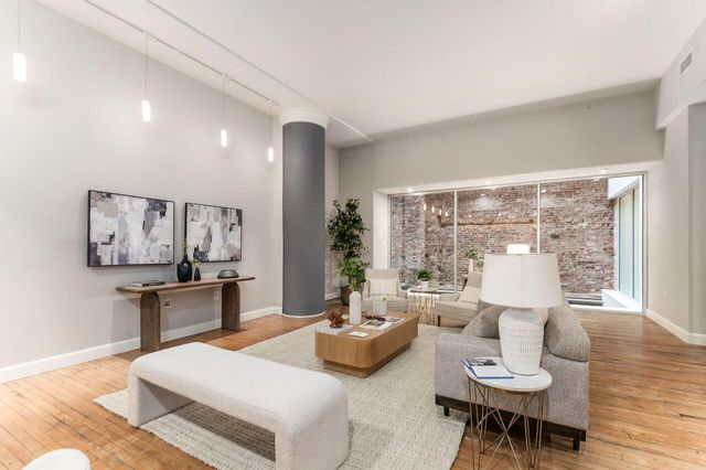 106 N High Street, 302, Columbus, OH 43215