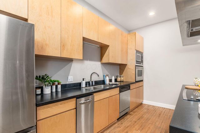 106 N High Street, 302, Columbus, OH 43215