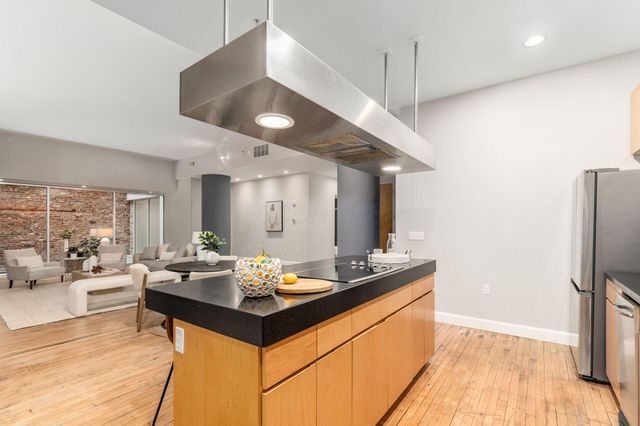 106 N High Street, 302, Columbus, OH 43215