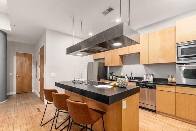 106 N High Street, 302, Columbus, OH 43215