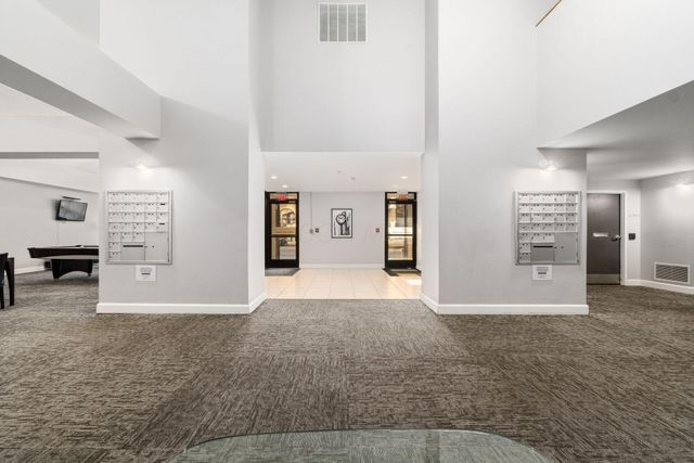 106 N High Street, 302, Columbus, OH 43215