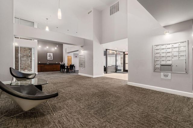 106 N High Street, 302, Columbus, OH 43215