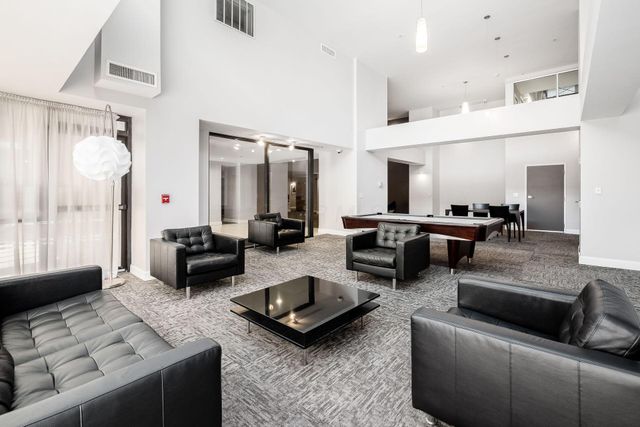 106 N High Street, 302, Columbus, OH 43215