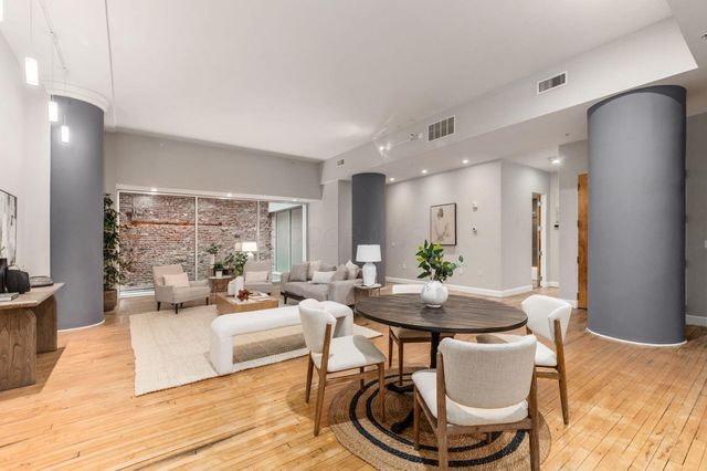 106 N High Street, 302, Columbus, OH 43215