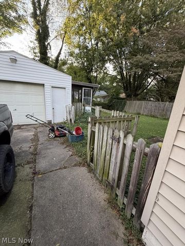 788 Valdes Avenue, Akron, OH 44320