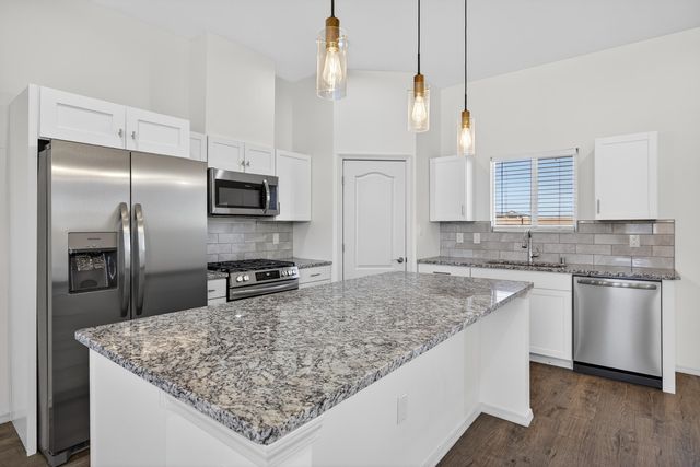 975 Night Sky Avenue NE, Rio Rancho, NM 87144