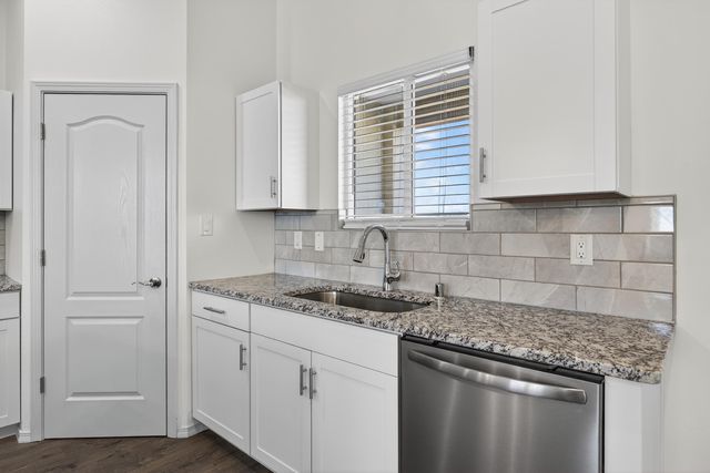 975 Night Sky Avenue NE, Rio Rancho, NM 87144