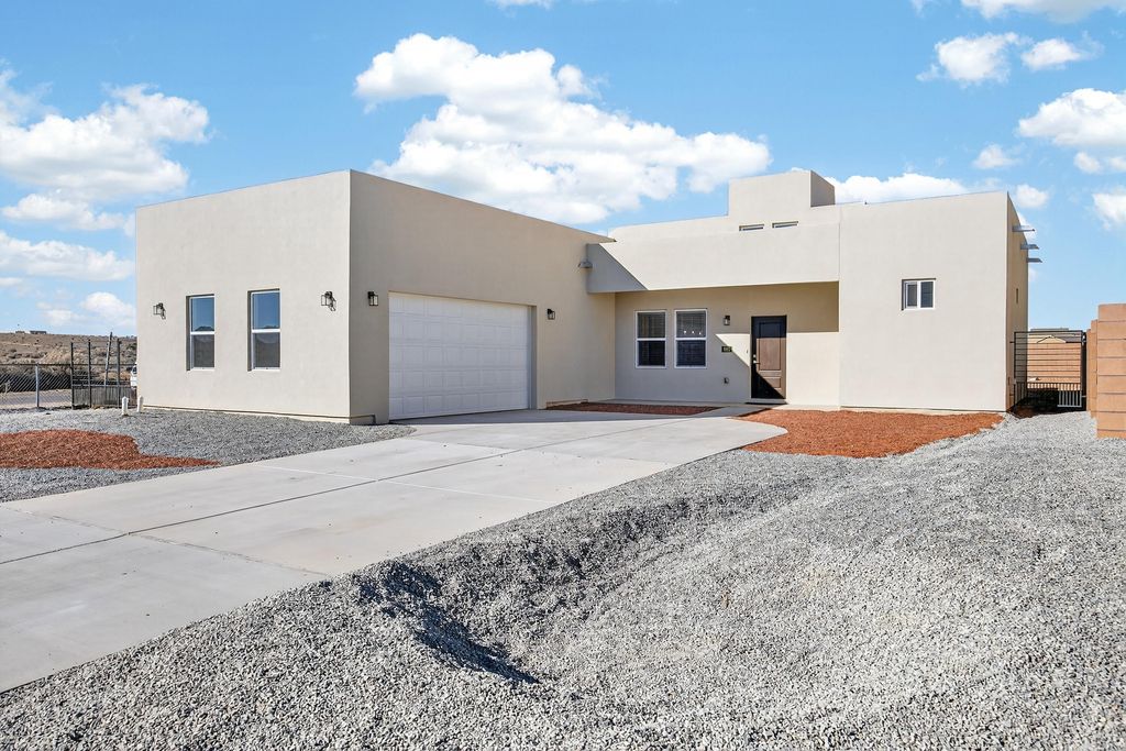 975 Night Sky Avenue NE, Rio Rancho, NM 87144