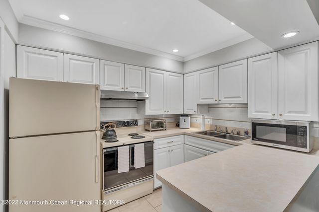 54 Linden Court, Spring Lake Heights, NJ 07762