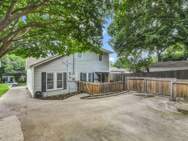 3921 Bryce Avenue, Fort Worth, TX 76107