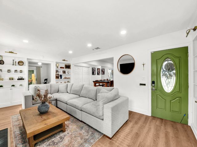 3921 Bryce Avenue, Fort Worth, TX 76107