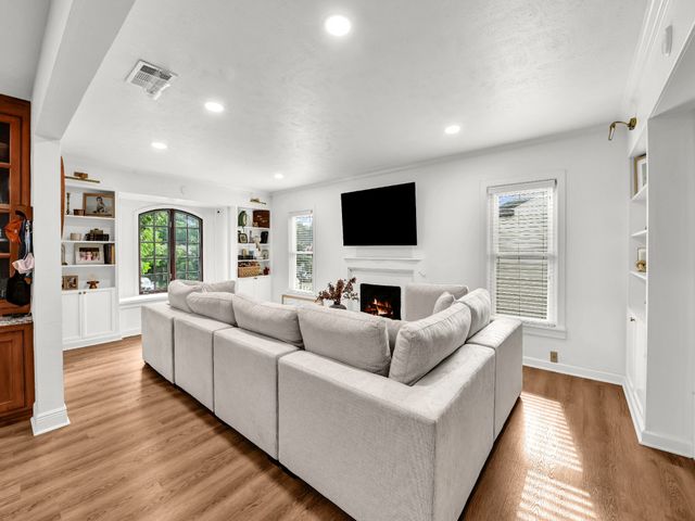 3921 Bryce Avenue, Fort Worth, TX 76107