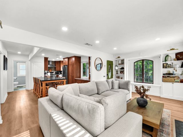 3921 Bryce Avenue, Fort Worth, TX 76107