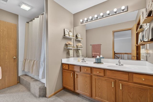 6923 Clearwater Drive CM04-2, Plainfield, IL 60586