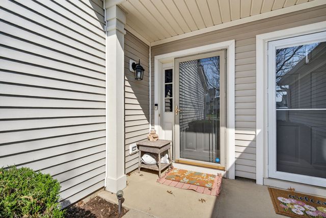 6923 Clearwater Drive CM04-2, Plainfield, IL 60586