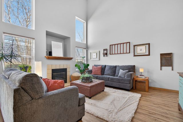 6923 Clearwater Drive CM04-2, Plainfield, IL 60586