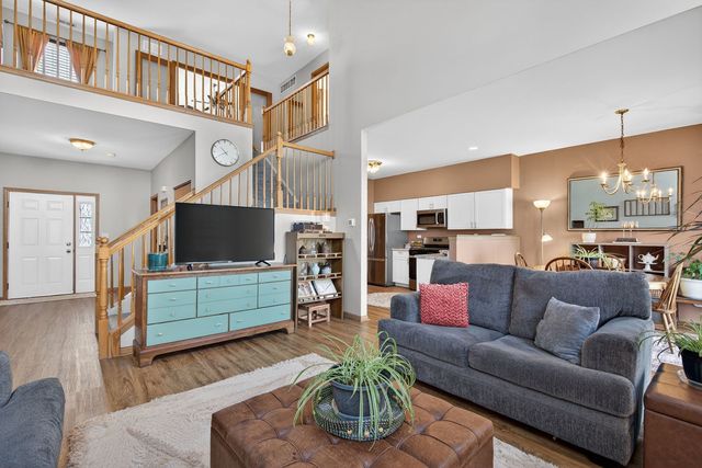 6923 Clearwater Drive CM04-2, Plainfield, IL 60586