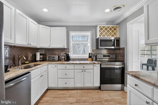 4854 LANGER LN, Woodbridge, VA 22193