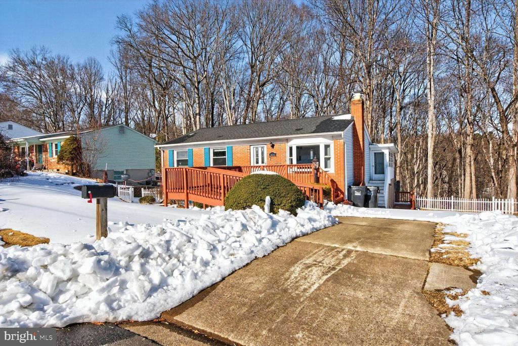 4854 LANGER LN, Woodbridge, VA 22193