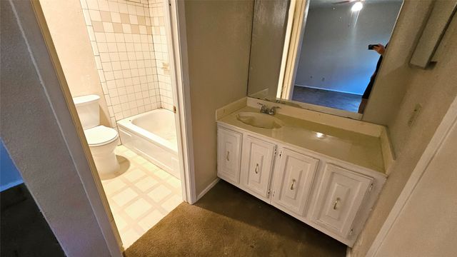 18 E Townhouse Lane 31, Grand Prairie, TX 75052