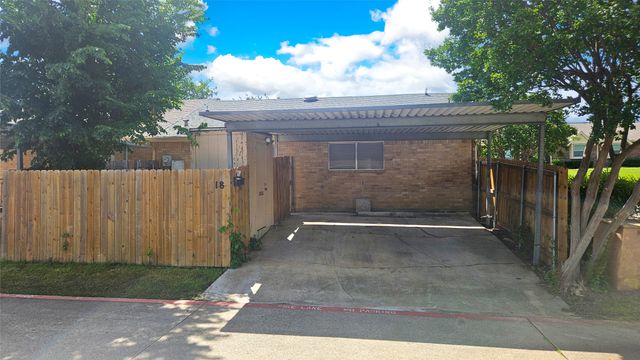 18 E Townhouse Lane 31, Grand Prairie, TX 75052
