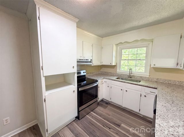 4305 Dawnwood Drive, Gastonia, NC 28056
