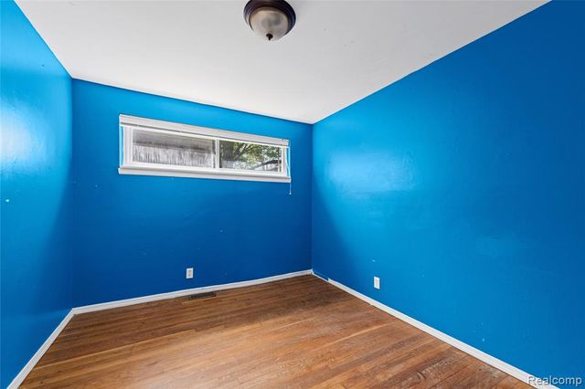 30539 Longfellow Avenue, Madison Heights, MI 48071