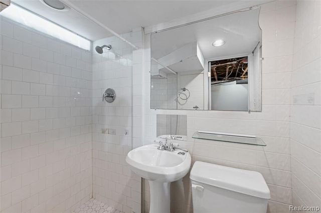 30539 Longfellow Avenue, Madison Heights, MI 48071