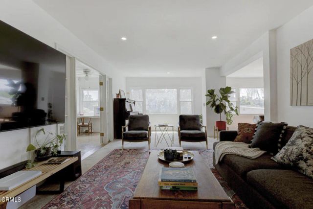 2330 Yosemite Drive, Eagle Rock, CA 90041