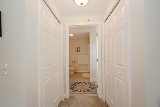 4 Crestview Cir Unit 119, Londonderry, NH 03053